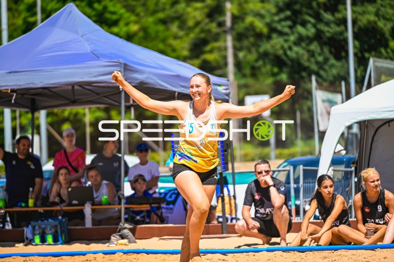 Leni Blessing (#15) beim TG Beach Open – German Beach Open in Geislingen