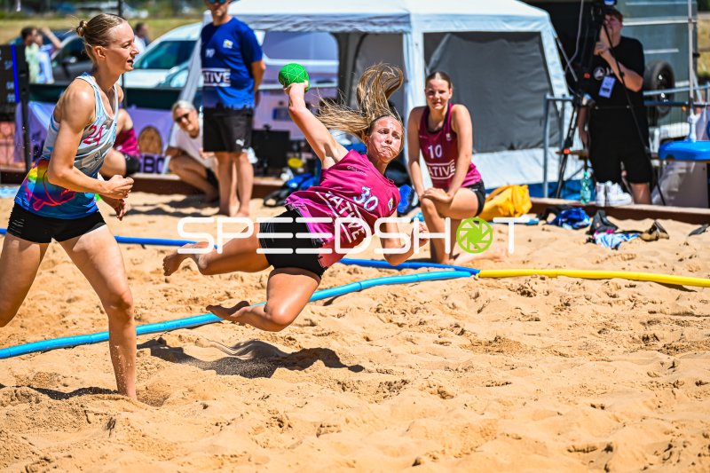Spektakulärer Flugball beim TG Beach Open – Beachhandball in Geislingen