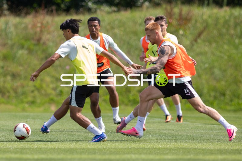 Zweikampf im Training beim FC St. Pauli