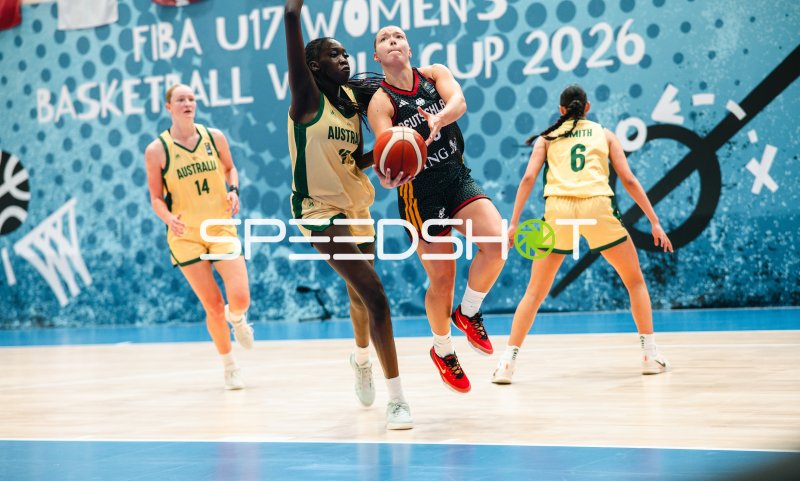 Deutschland-Spielerin im Zweikampf gegen Australia beim FIBA U17 Women's World Cup