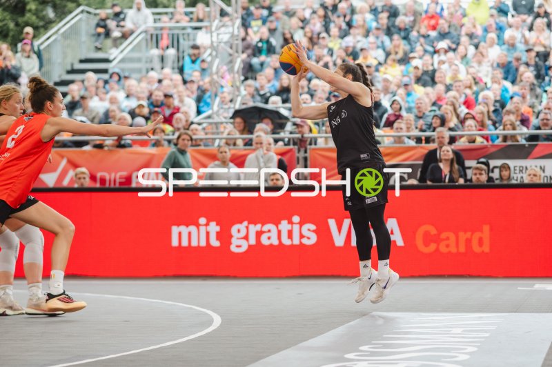 Deutschland vs. Australia – Wurfaktion beim 3x3-Basketball