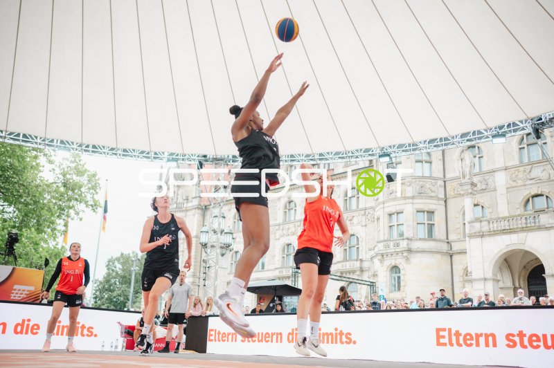 Deutschland vs. Australia – Wurfaktion beim 3x3-Basketball-Duell