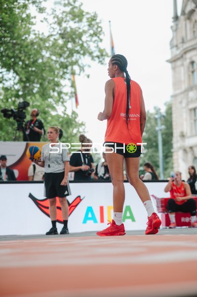 Spielerin von Australia im Fokus beim 3x3-Basketball-Turnier