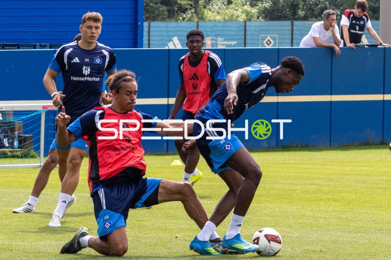 Yussuf Poulsen im Zweikampf beim Training
