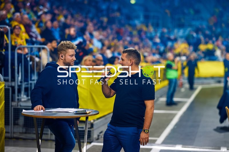 Interview am Spielfeldrand