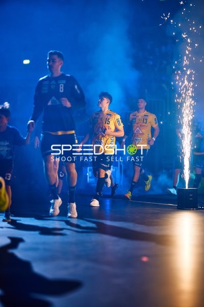 Einlauf der Mannschaft