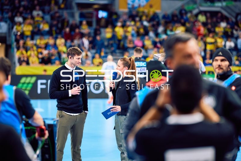 Interview auf dem Spielfeld