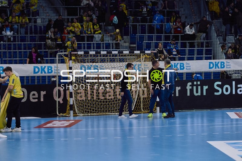 Vorbereitung oder Analyse des Spielfelds vor oder nach einem Spiel.