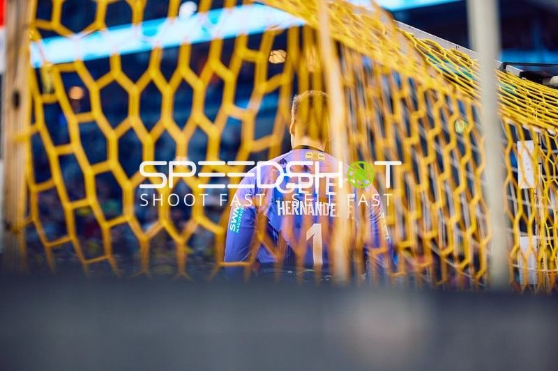 Ein Spieler hinter dem Tor