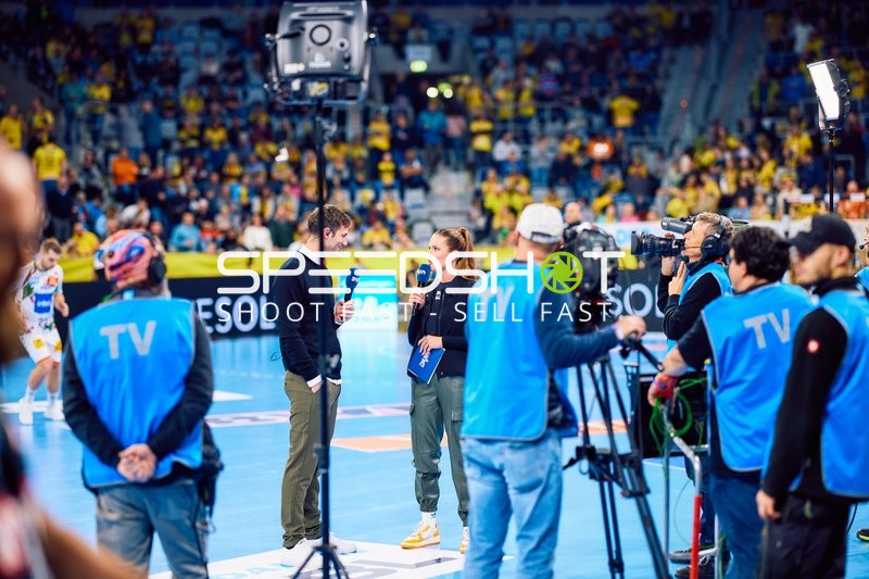 Interview auf dem Spielfeld