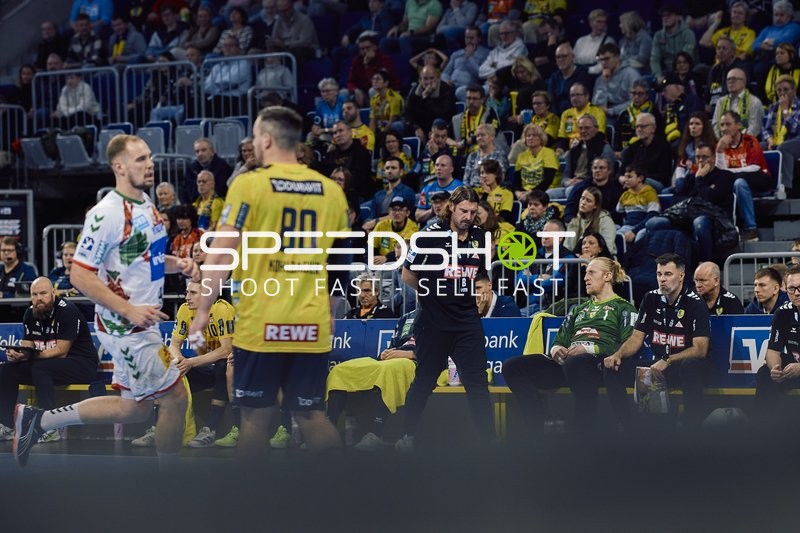 Diskussion am Spielfeldrand