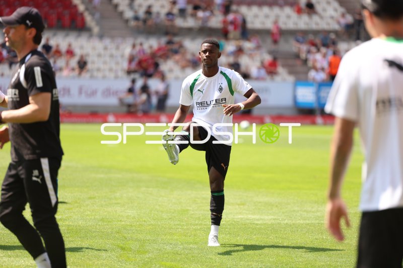 Borussia Mönchengladbach Spieler beim Aufwärmen im Stadion an der Hafenstraße