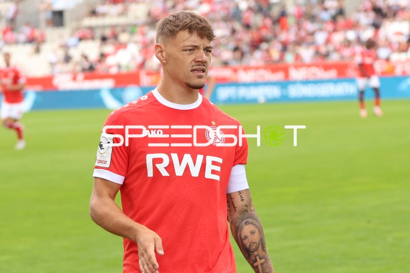 Jannik Hofmann (Rot-Weiss Essen) im Fokus beim Heimspiel