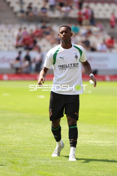 Borussia Mönchengladbach Spieler beim Aufwärmen in Essen
