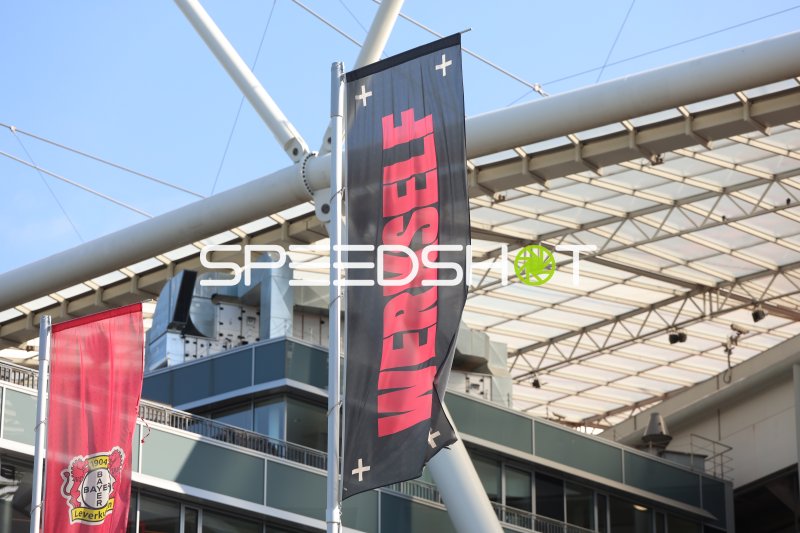 Bayer 04 Leverkusen Banner am Ulrich-Haberland-Stadion