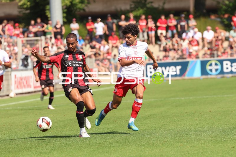 Aiman Dardari im Zweikampf gegen Bayer 04 Leverkusen