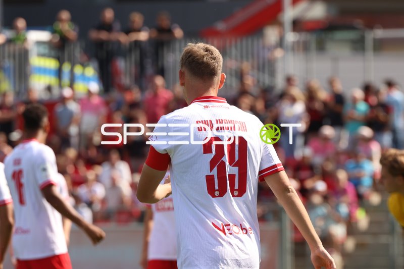 Gianluca Swajkowski (#39; Rot-Weiss Essen) im Spielgeschehen