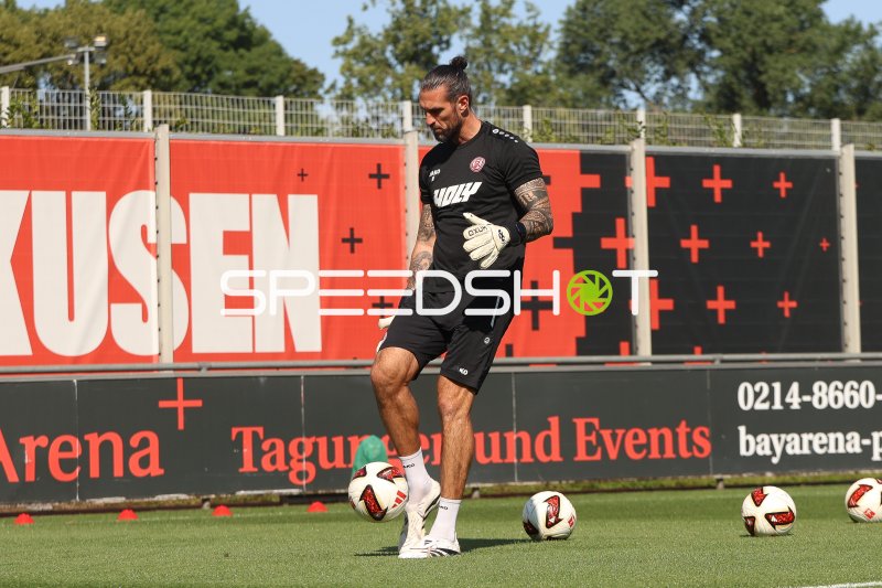 Rot-Weiss Essen Torwart beim Training im Ulrich-Haberland-Stadion