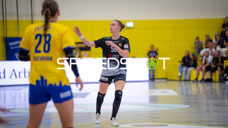 Lilli Holste (#58; HC Rödertal) im Spielaufbau gegen HC Leipzig