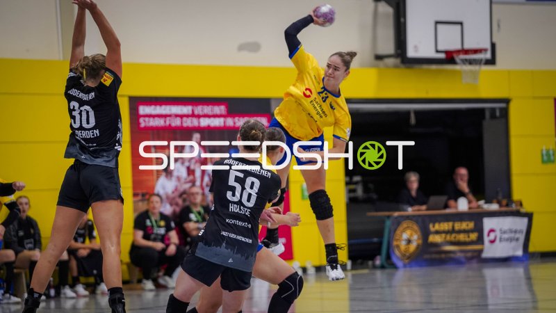 Marlene Tucholke (#23; HC Leipzig) beim Sprungwurf gegen HC Rödertal