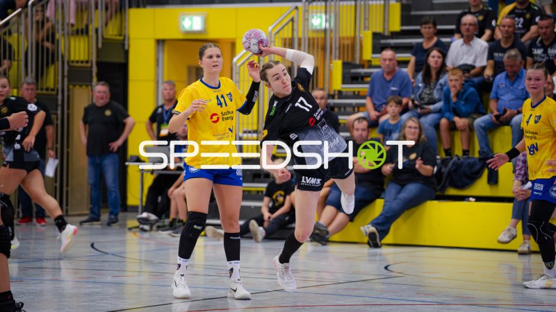 Vanessa Huth (#11; HC Rödertal) beim Sprungwurf gegen Wiebke Meyer (#41; HC Leipzig)