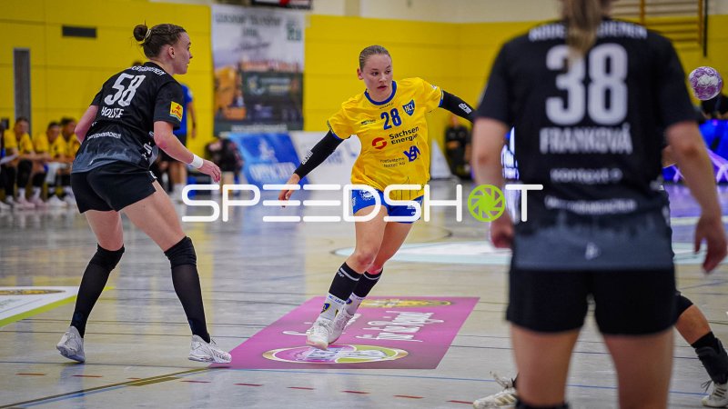 Lara Tauchmann (#28; HC Leipzig) im Zweikampf gegen HC Rödertal