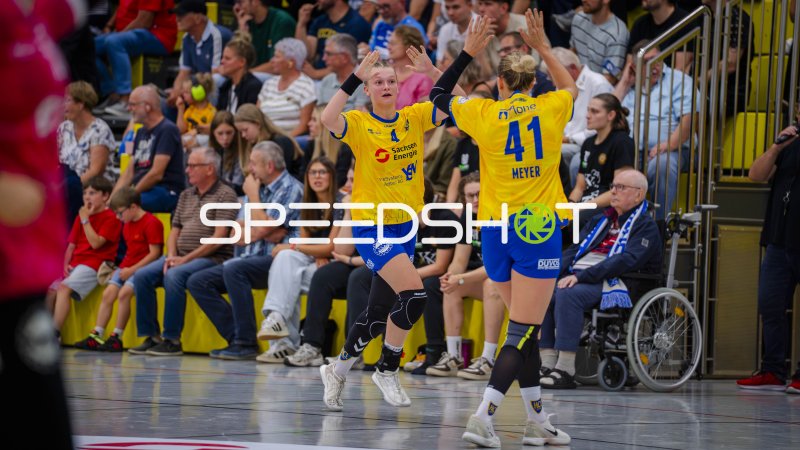Wiebke Meyer (#41; HC Leipzig) und Teamkollegin beim Jubel