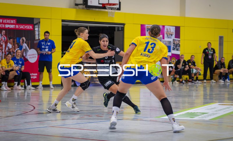 Zweikampf zwischen HC Leipzig und HC Rödertal in Großröhrsdorf