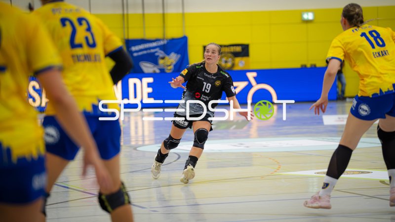 Natascha Foley (#19; HC Rödertal) im Angriffsspiel gegen HC Leipzig