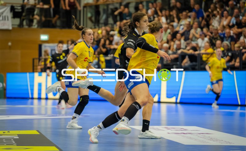 Zweikampf zwischen Borussia Dortmund und HC Leipzig im Sportcenter Markranstädt