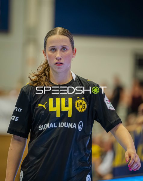 Lara Egeling (#44; Borussia Dortmund) im Spiel gegen HC Leipzig