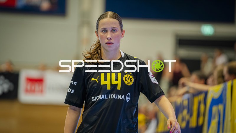 Lara Egeling (#44; Borussia Dortmund) im Spielgeschehen