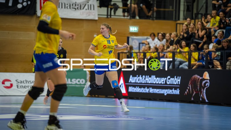 Jasmin Eckart (#18; HC Leipzig) im Lauf beim Heimspiel