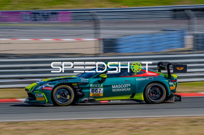 Aston Martin Vantage GT3 #7 von Nicki Thiim (Comtoyou Racing) in Oschersleben