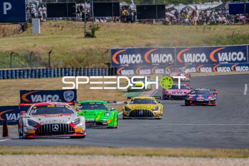 DTM-Rennen in Oschersleben: Mercedes #84 führt das Feld an