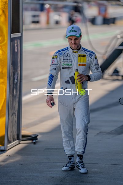 Lucas Auer (Mercedes-AMG Team Landgraf) in der Boxengasse in Oschersleben