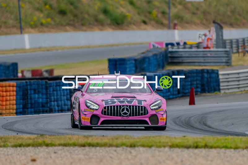 Mercedes-AMG GT4 #8 mit BWT-Lackierung in Oschersleben