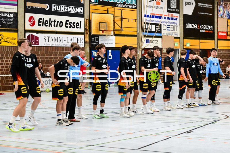 Handball-Mannschaft in der Rudi-Lechleidner-Halle Gelnhausen