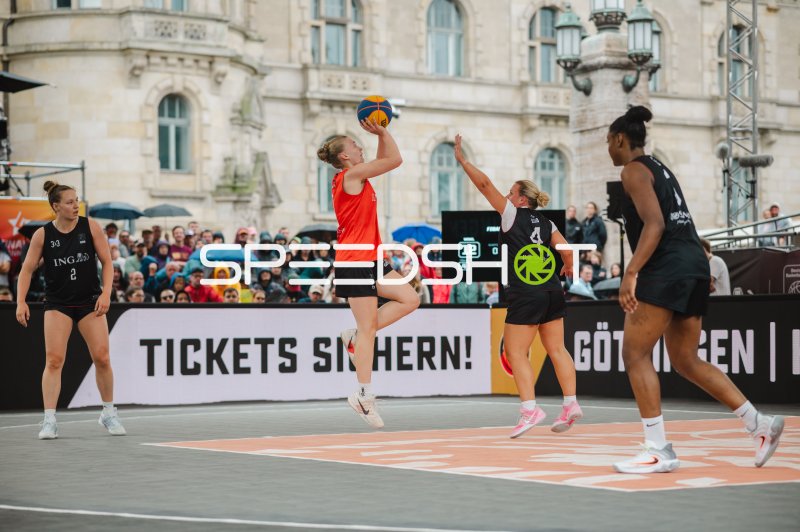 3x3-Basketball: Wurfaktion beim Outdoor-Turnier in Hannover