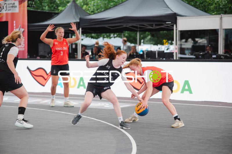 Ballkampf beim 3x3 Basketball German Championship in Hannover