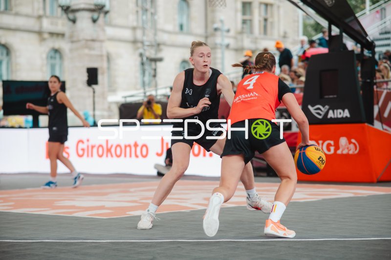 3x3-Basketball-Zweikampf beim Outdoor-Event in Hannover