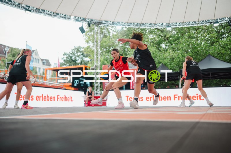 3x3-Basketball-Zweikampf beim FIBA-Turnier in Hannover