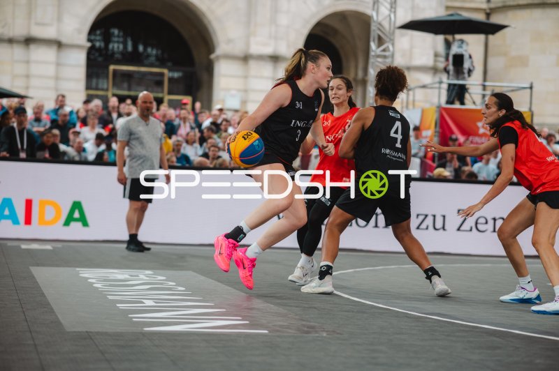 3x3-Basketball-Zweikampf beim Outdoor-Event in Hannover