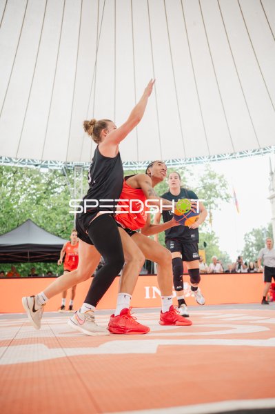 3x3-Basketball-Zweikampf unter dem Zeltdach in Hannover