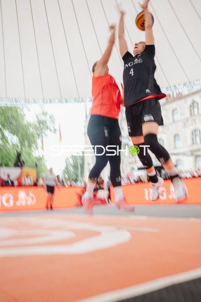 Spielerin (#4) beim Sprungwurf im 3x3-Basketball in Hannover