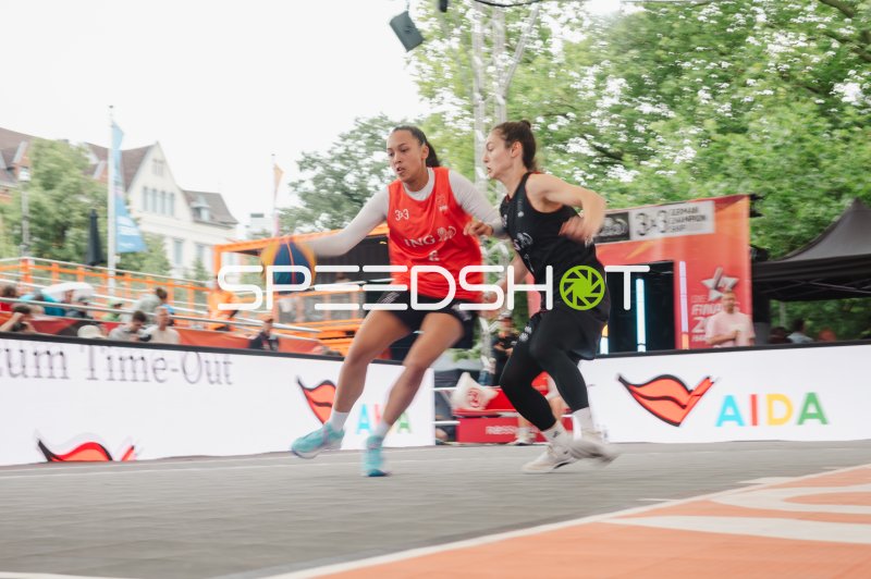 3x3-Basketball-Zweikampf mit Ball in Hannover