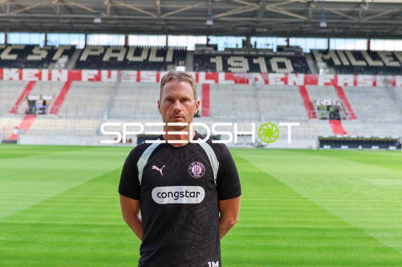 James Morgan ( FC St. Pauli)