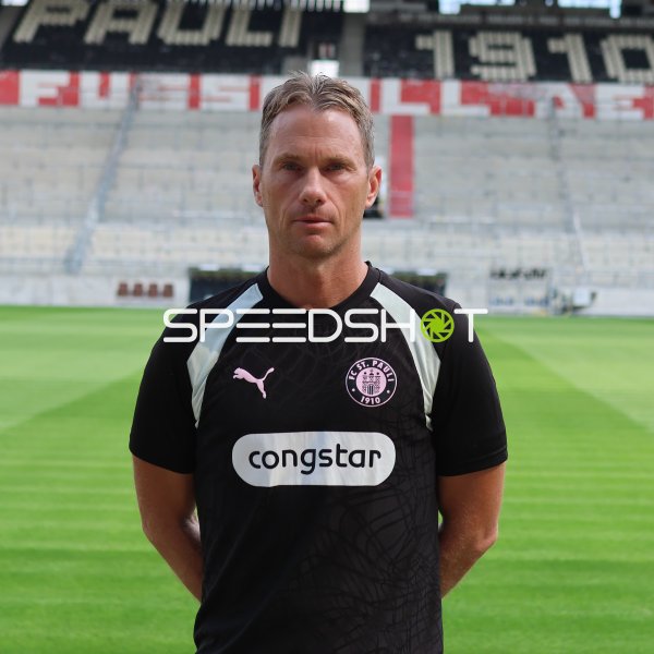Chefphysio James Morgan (JM;FC St. Pauli)