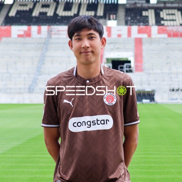 Portrait Taichi Hara (#18; FC St. Pauli)