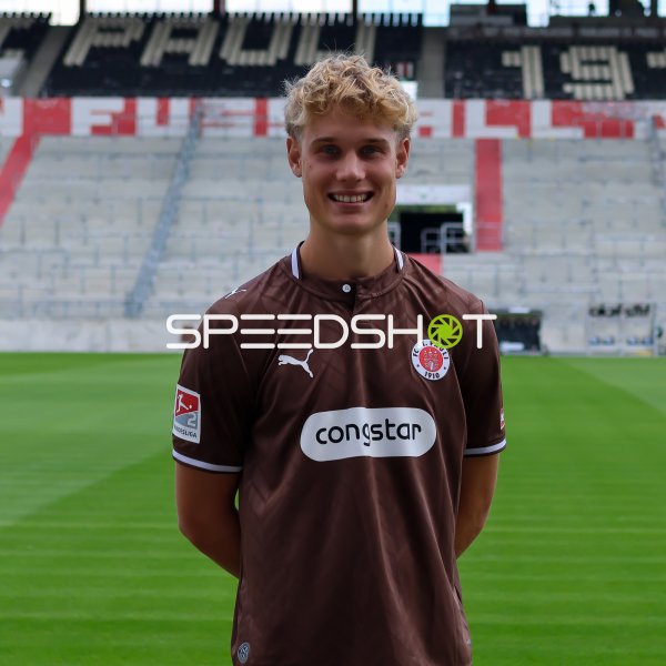 Portrait Sam Klein (#22; FC St. Pauli)